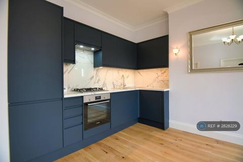 St. Quintin Avenue, London, W10