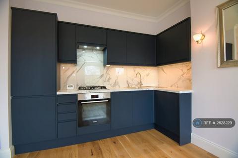 2 bedroom flat to rent, St. Quintin Avenue, London, W10