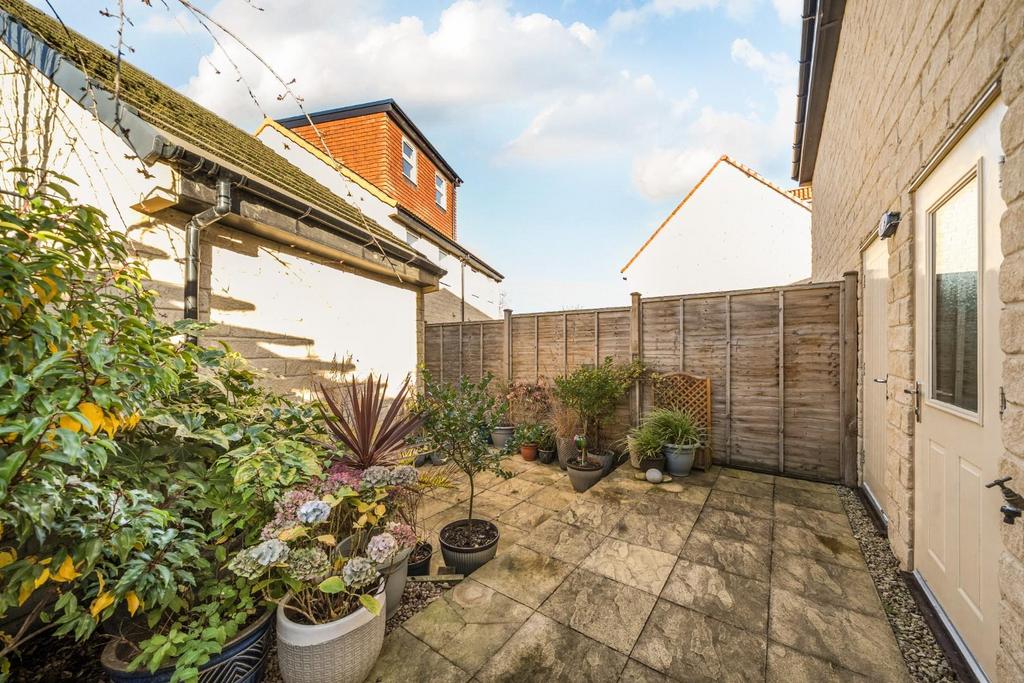 Rear garden 3.jpg