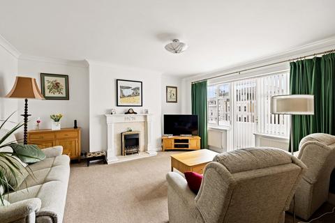 4 bedroom flat for sale, Sandgate Road, Folkestone, CT20