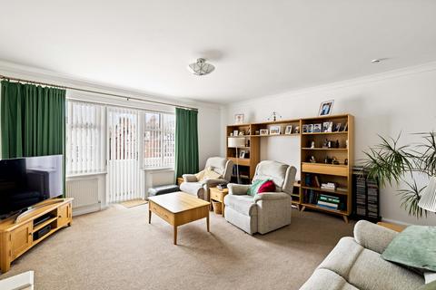 4 bedroom flat for sale, Sandgate Road, Folkestone, CT20