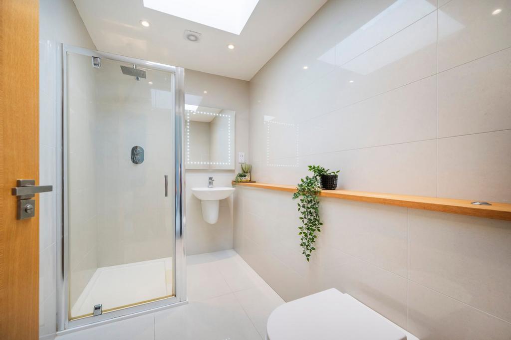 Bedroom Two Ensuite