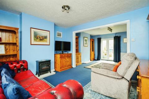 3 bedroom terraced house for sale, Richmond Street, Kings Sutton, Banbury, Northamptonshire, OX17