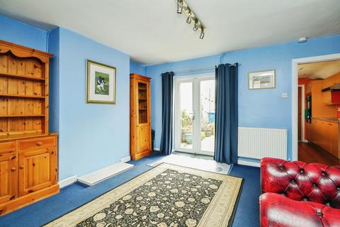3 bedroom terraced house for sale, Richmond Street, Kings Sutton, Banbury, Northamptonshire, OX17