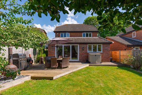 undefined, Lincolns Mead, Lingfield RH7