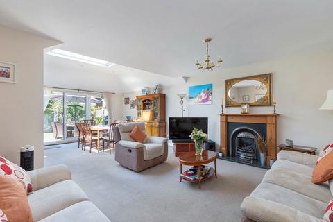 undefined, Lincolns Mead, Lingfield RH7
