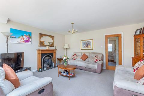 undefined, Lincolns Mead, Lingfield RH7