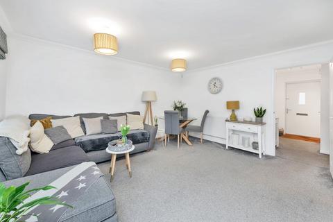 2 bedroom end of terrace house for sale, Ellis Gardens, Cambridge CB25