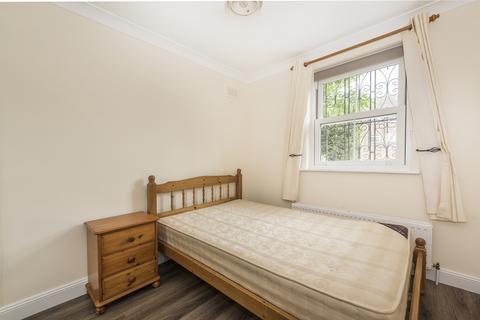 2 bedroom apartment to rent, Grove Crescent Kingston upon Thames KT1