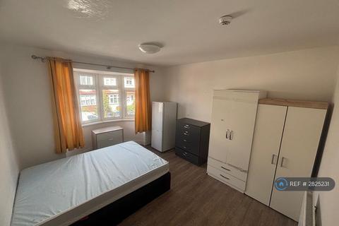 1 bedroom in a house share to rent, Hobart Gardens, Thornton Heath, CR7