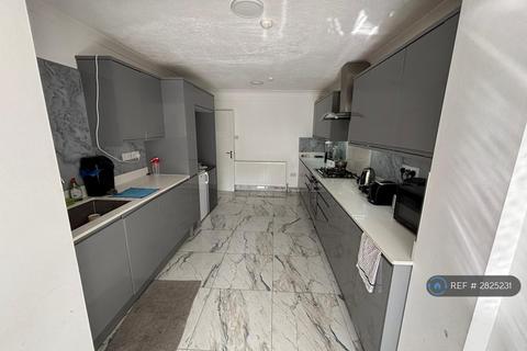 1 bedroom in a house share to rent, Hobart Gardens, Thornton Heath, CR7