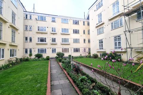 2 bedroom flat to rent, Lansdowne Way, London