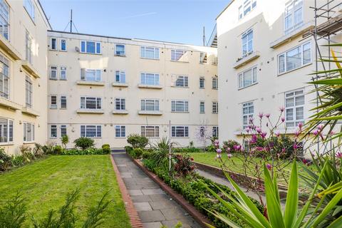 2 bedroom flat to rent, Lansdowne Way, London