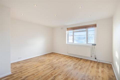 2 bedroom flat to rent, Lansdowne Way, London