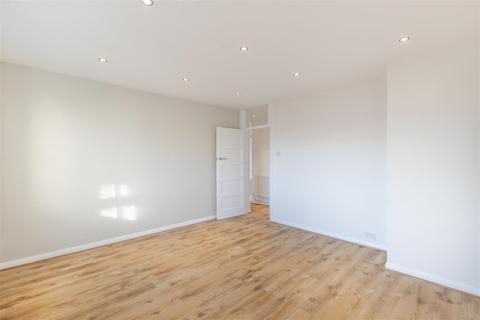 2 bedroom flat to rent, Lansdowne Way, London