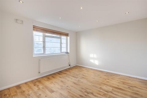 2 bedroom flat to rent, Lansdowne Way, London
