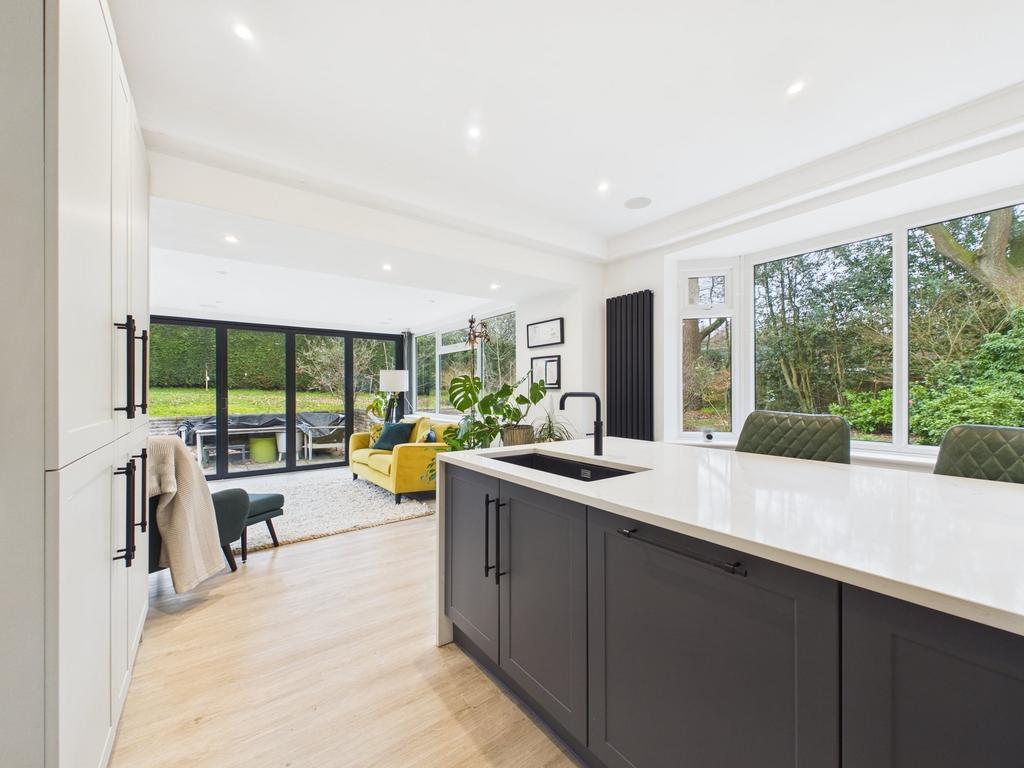 Open plan dining room &amp; breakfast/kitchen