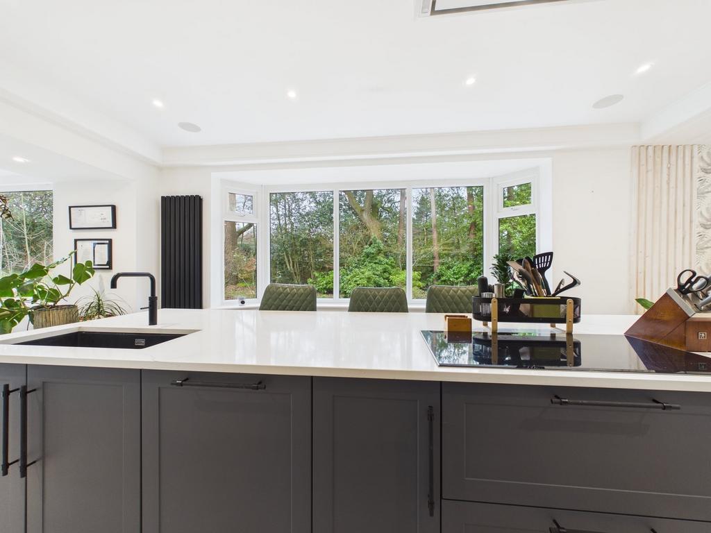 Open plan dining room &amp; breakfast/kitchen