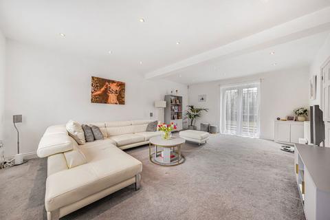 4 bedroom end of terrace house for sale, Whitehills Road, Loughton IG10