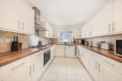 4 bedroom end of terrace house for sale, Whitehills Road, Loughton IG10