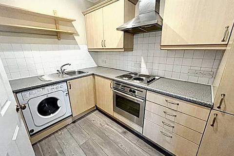 2 bedroom flat to rent, Upton Park, Slough SL1