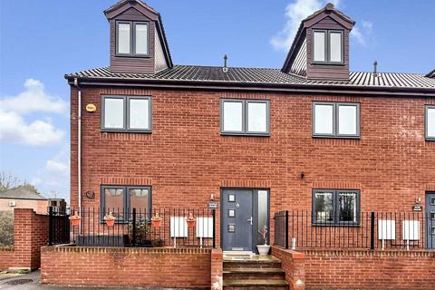 4 bedroom end of terrace house for sale, Leach Road, Somerset TA20
