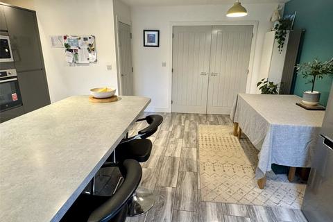 4 bedroom end of terrace house for sale, Leach Road, Somerset TA20