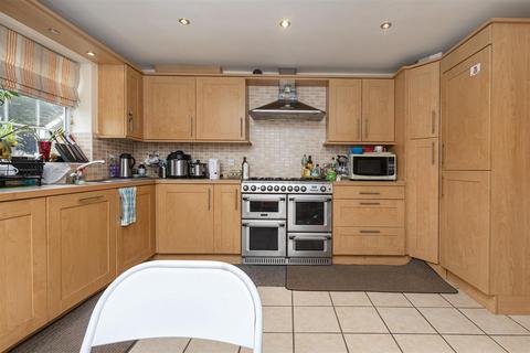 5 bedroom detached house for sale, Blackthorn Drive, Huddersfield HD3