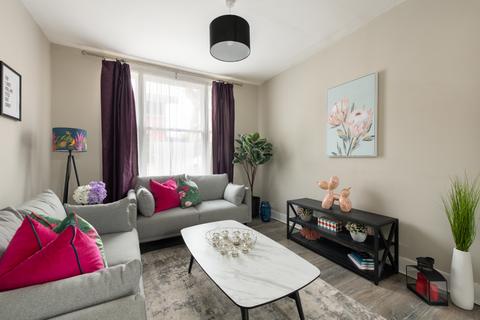 undefined, Forest Road, Leytonstone, London, E11 1JT