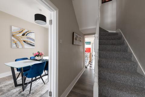 undefined, Forest Road, Leytonstone, London, E11 1JT