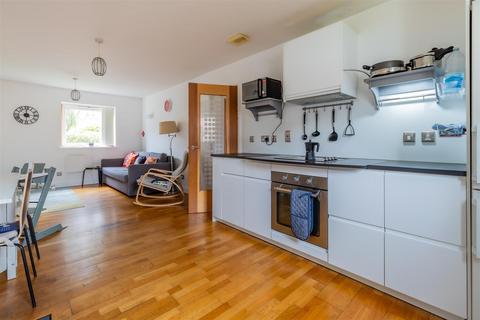 undefined, Henke Court, Cardiff CF10