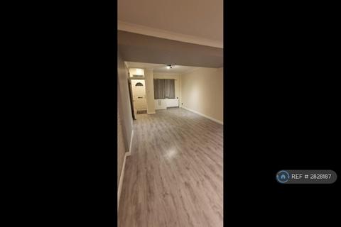 3 bedroom flat to rent, Rainham, Gillingham, ME8