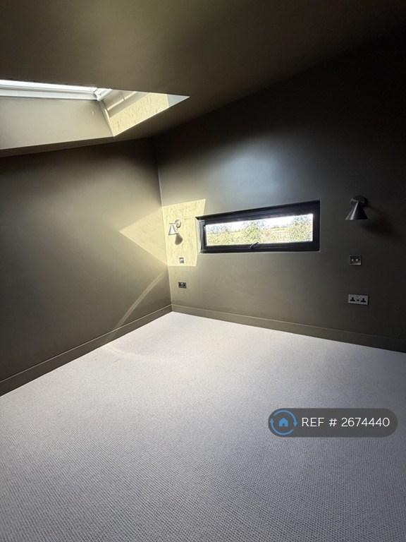 Mezzanine Bedroom 1
