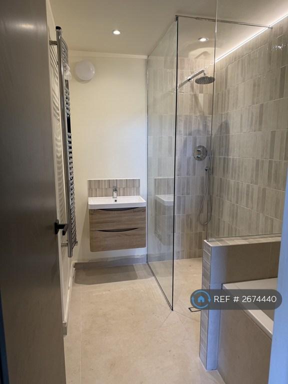 En Suite Bedroom 1