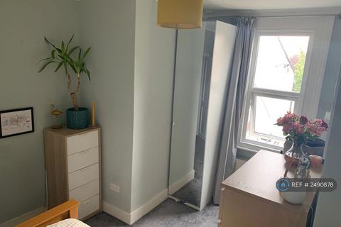 2 bedroom flat to rent, Whateley Road, London, SE22