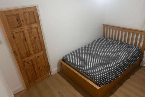 1 bedroom in a house share to rent, Boswell Rd, London, CR7