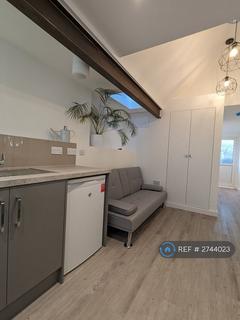 undefined, Park Avenue East, Stoneleigh, KT17