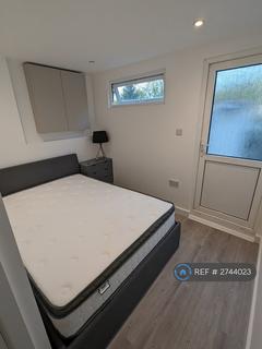 undefined, Park Avenue East, Stoneleigh, KT17
