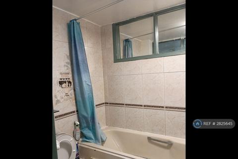 2 bedroom flat to rent, Church Road, Northolt, UB5