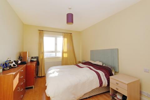 1 bedroom flat to rent, Alfred Butt House Holdernesse Road SW17