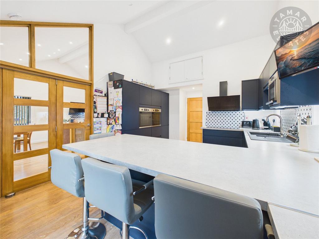 Kitchen/Breakfast Rm