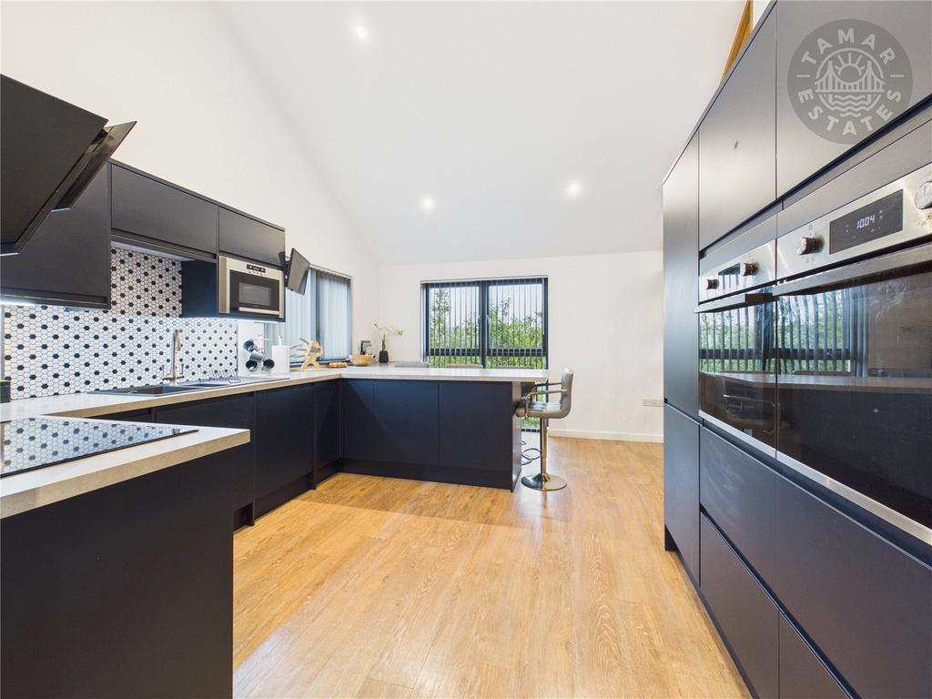Kitchen/Breakfast Rm