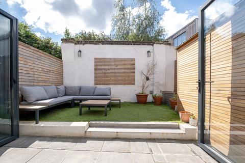 undefined, Verran Road London SW12