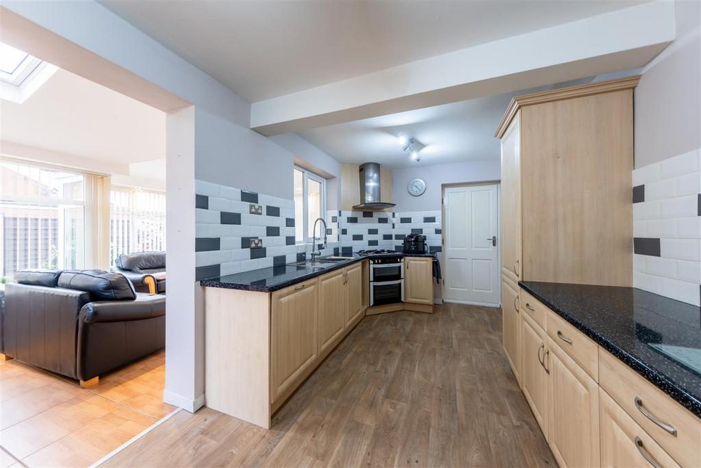 70 Meadow Lane-001.JPG