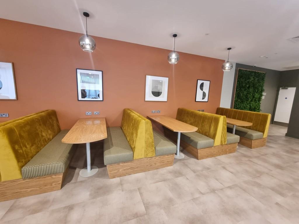 Lounge 3