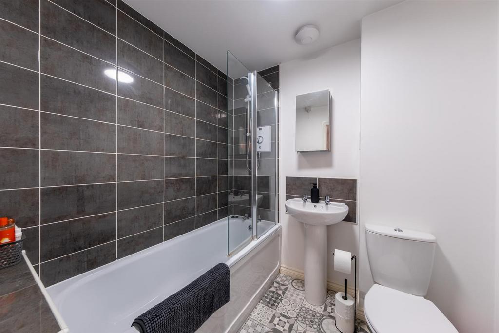 2 St James Court-021.jpg