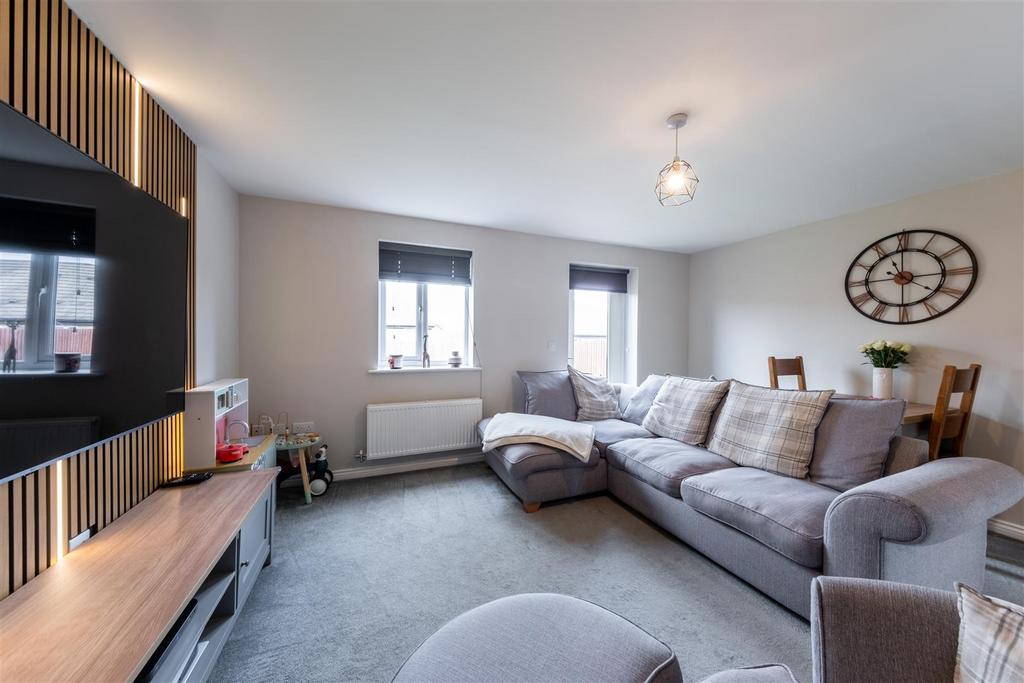 2 St James Court-007.jpg