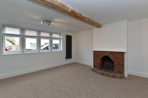 3 bedroom terraced house for sale, London Road, Chippenham SN15