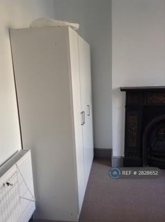 5 bedroom terraced house to rent, Hollydale Road, London, SE15