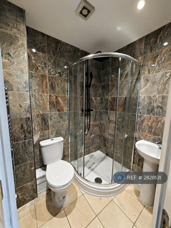 Bedroom 1 Ensuite